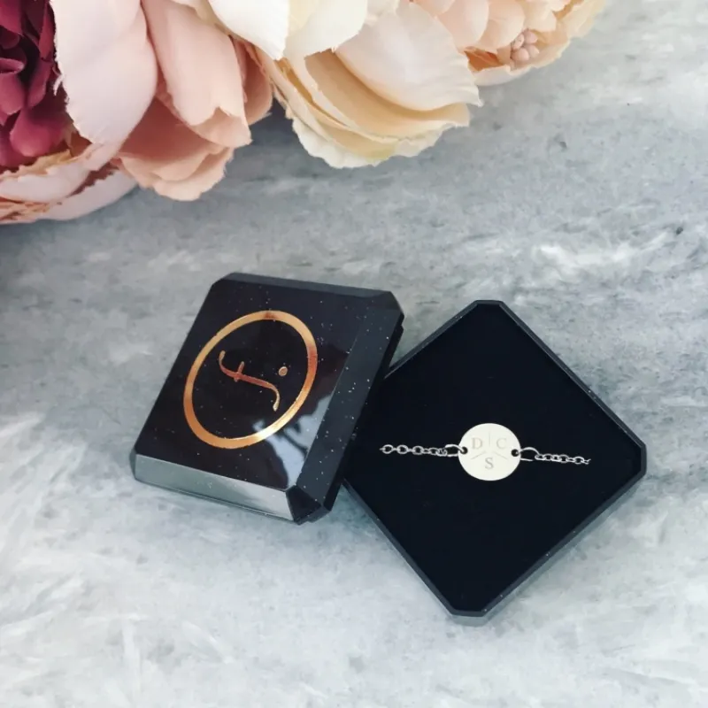 Finaste Armband 3 initialen met mini muntje Online