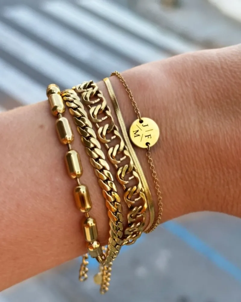 Finaste Armband 3 initialen met mini muntje goud kleurig Sale