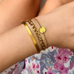 Finaste Armband 4 letters met mini coin goud kleurig Outlet