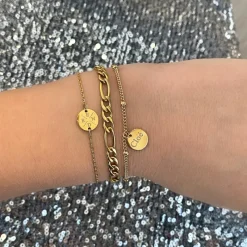 Finaste Armband 4 letters met mini coin goud kleurig Outlet