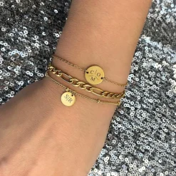 Finaste Armband Met Drie Letters Goud Kleurig Hot