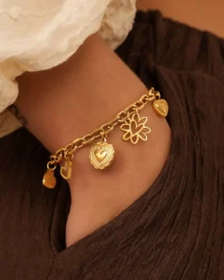 Finaste Armband met hartjes bedels goudkleurig Outlet