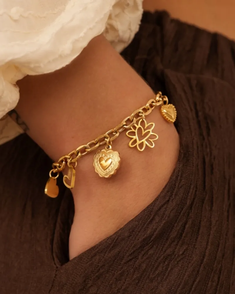 Finaste Armband met hartjes bedels goudkleurig Outlet
