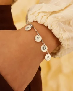 Finaste Armband met namen 4 muntjes Online