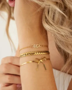 Finaste Armband met trending strikje kleur goud Fashion
