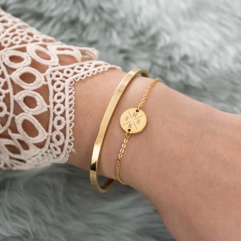 Finaste Armband Met Vier Initialen Goud Kleurig Outlet