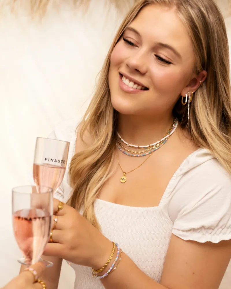 Finaste Armband Met Witte Bolletjes Goudkleurig Discount