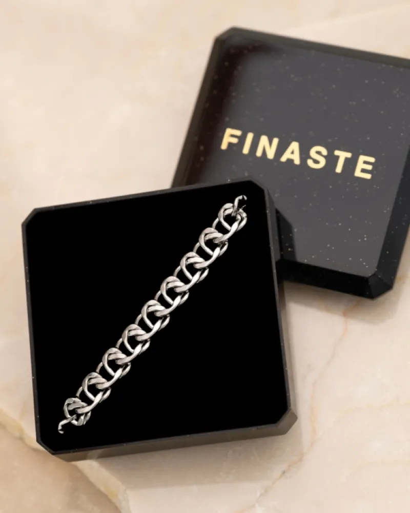 Finaste Baddest chain necklace Fashion