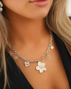 Finaste Bedelketting met bloemetjes Outlet