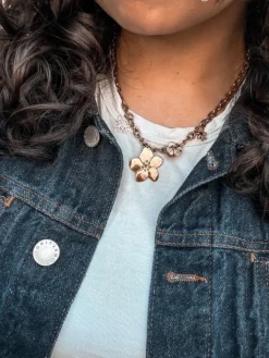 Finaste Bedelketting met bloemetjes goudkleurig Best