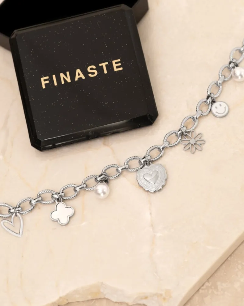 Finaste Bestselling charm necklace Outlet