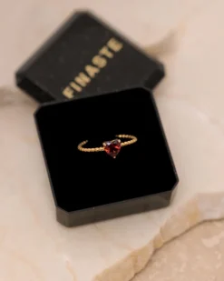 Finaste Birthstone heart ring goldplated Best
