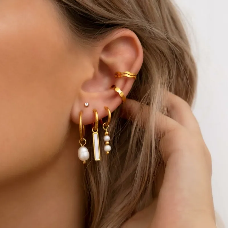 Finaste Bolletjes ear cuff goud kleurig Hot