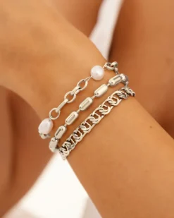 Finaste Chain and pearl bracelet Outlet