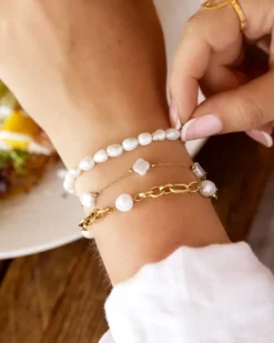 Finaste Chain and pearl bracelet goudkleurig Online