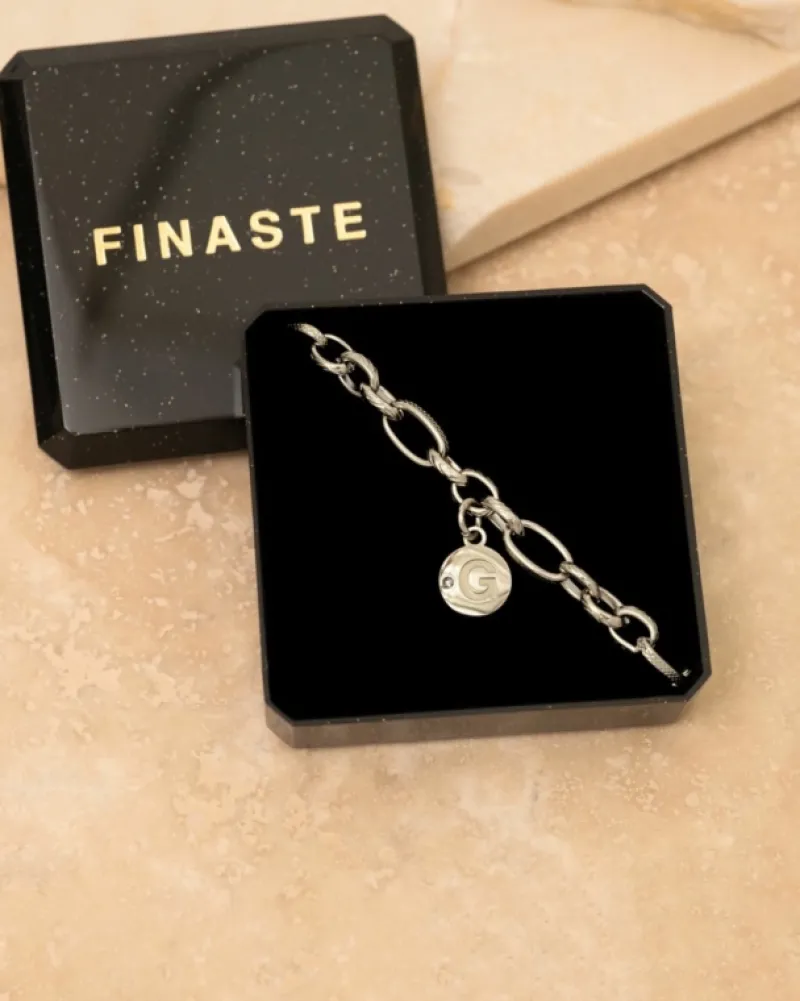 Finaste Chain armband met shiny initial Clearance