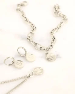Finaste Chain armband met shiny initial Clearance