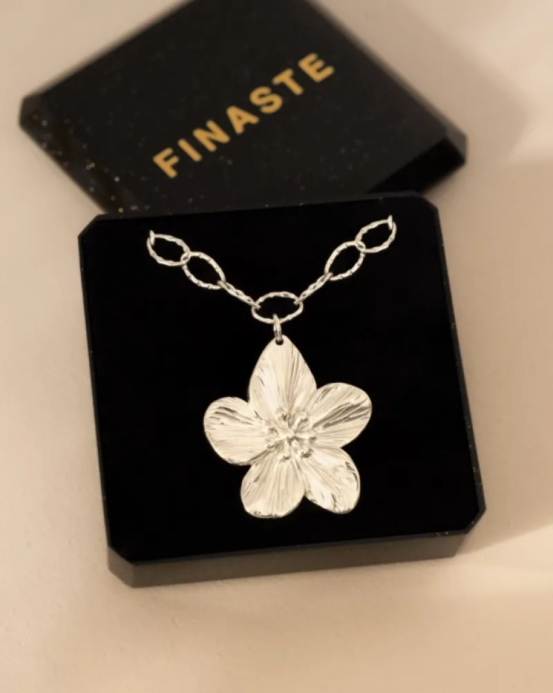 Finaste Chain ketting met bloem Hot