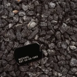 Finaste Dog tag ketting met naam en datum zwart New