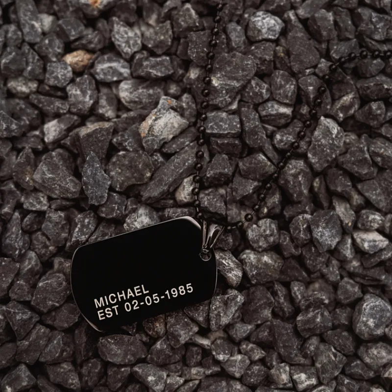 Finaste Dog tag ketting met naam en datum zwart New