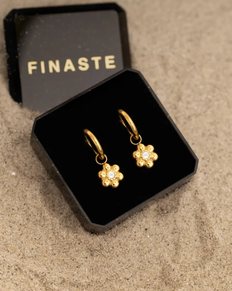 Finaste Earrings Daisy Pearl goldplated Best