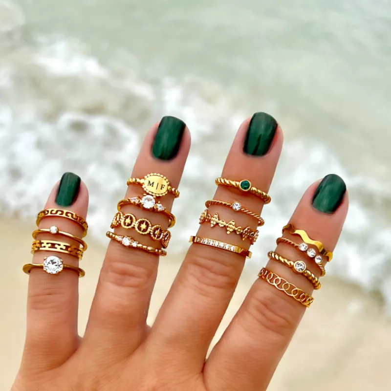Finaste Gedraaid ringetje met steentje gold plated Best