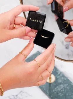 Finaste Gedraaide ring met 3 steentjes goud kleurig Outlet