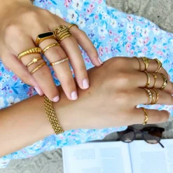 Finaste Gedraaide ring met 3 steentjes goud kleurig Outlet