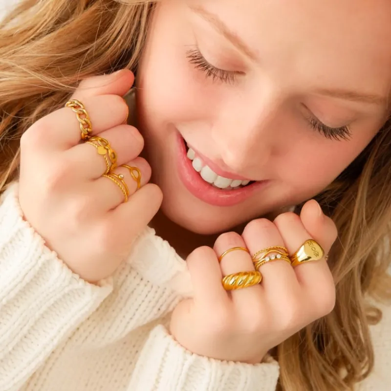 Finaste Gedraaide ring met 3 steentjes goud kleurig Outlet