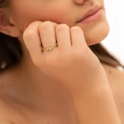 Finaste Gedraaide ring three stones goudkleurig Hot