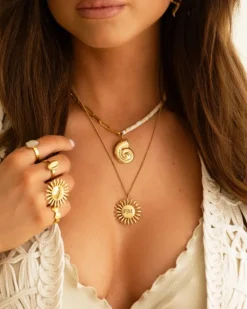 Finaste Gekleurde chain ketting met schelp goudkleurig Sale