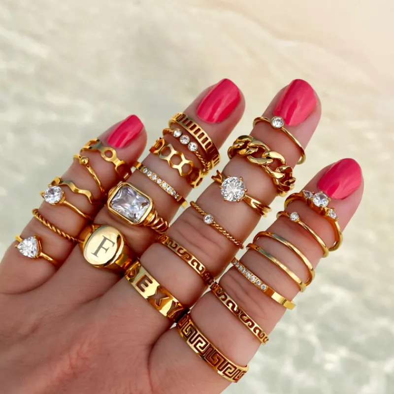 Finaste Golddigger ring triangle gold plated Outlet