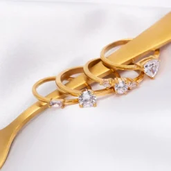 Finaste Golddigger ring triangle gold plated Outlet