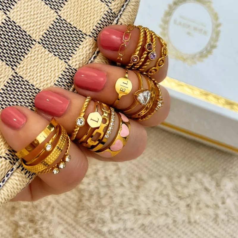 Finaste Golddigger ring triangle gold plated Outlet