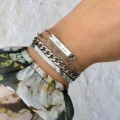 Finaste Graveerbare bar armband met sierletters Discount