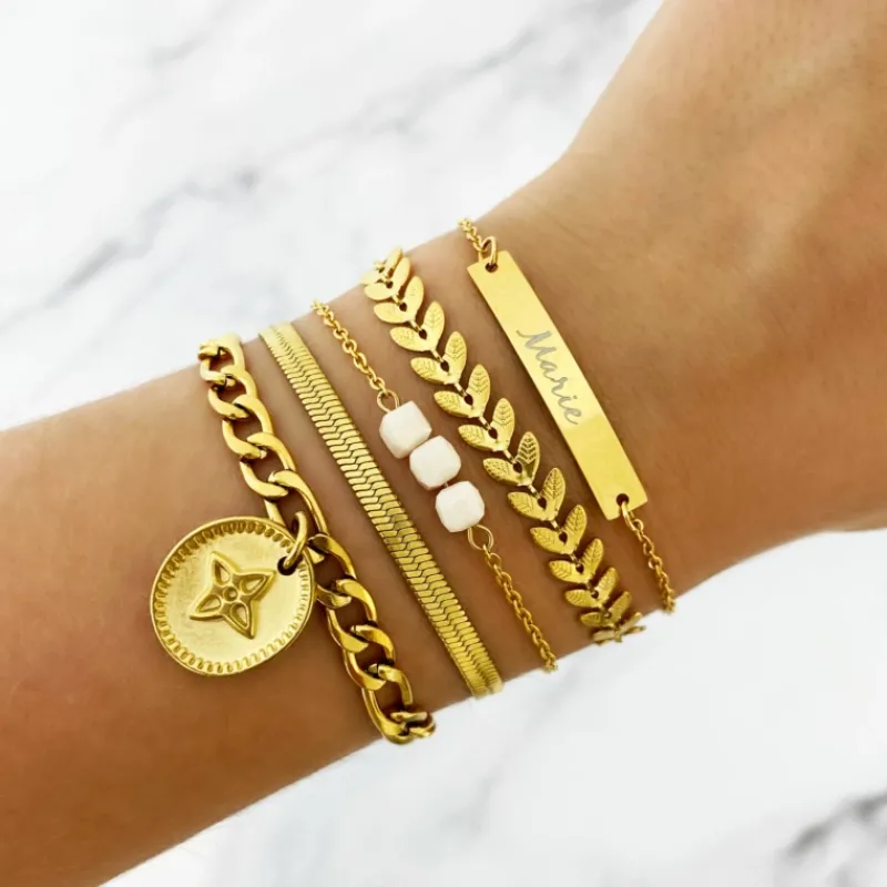 Finaste Graveerbare bar armband met sierletters goud kleurig Sale