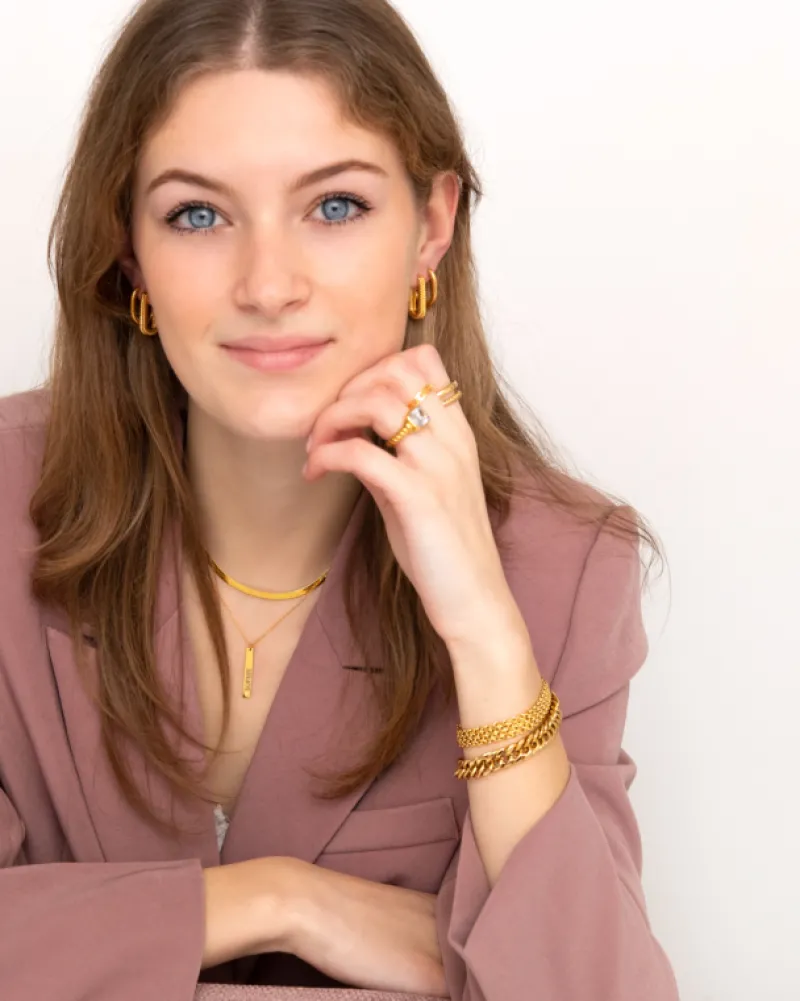 Finaste Graveerbare bar ketting met steentje goudkleurig Sale