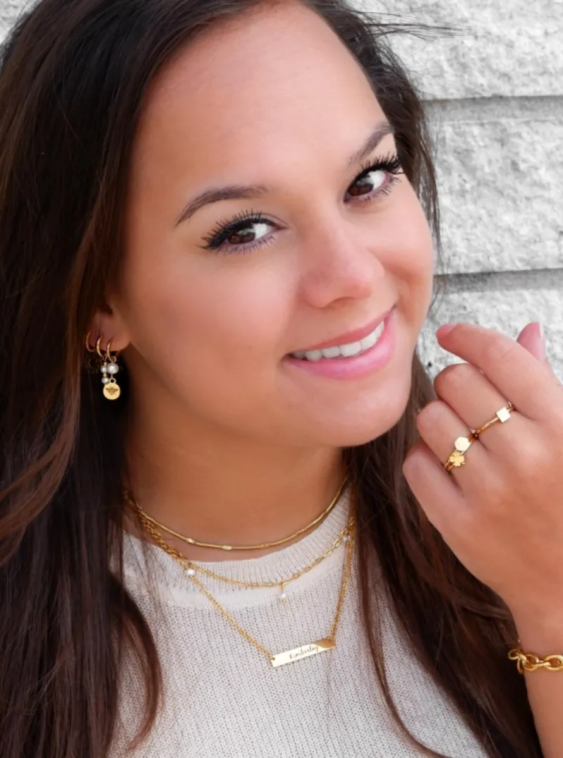 Finaste Graveerbare bar ketting met sierletters goud kleurig Online