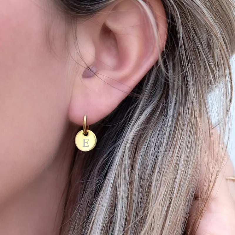 Finaste Graveerbare Initial Oorbellen Goud kleurig Outlet