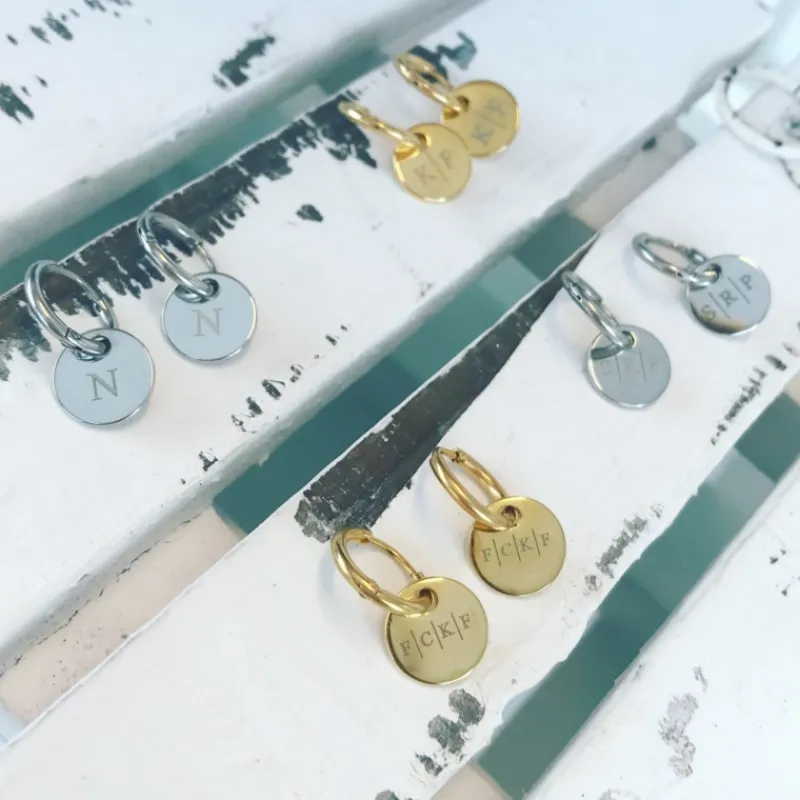Finaste Graveerbare Initial Oorbellen Outlet