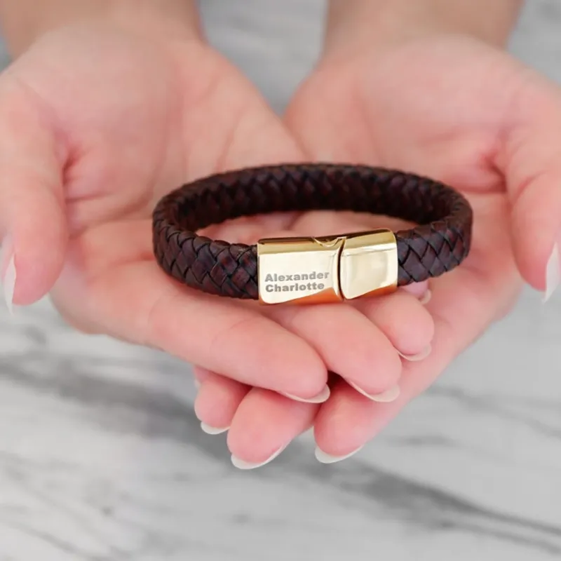 Finaste Graveerbare leren mannen armband bruin goud kleurig Sale