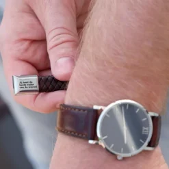 Finaste Graveerbare leren mannen armband bruin Sale