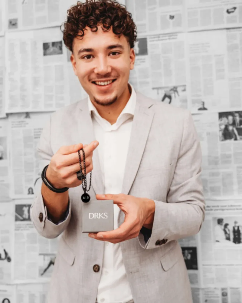 Finaste Graveerbare mannen ketting met munt zwart Fashion