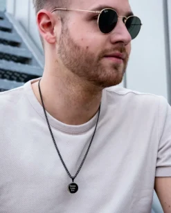 Finaste Graveerbare mannen ketting met munt zwart Fashion