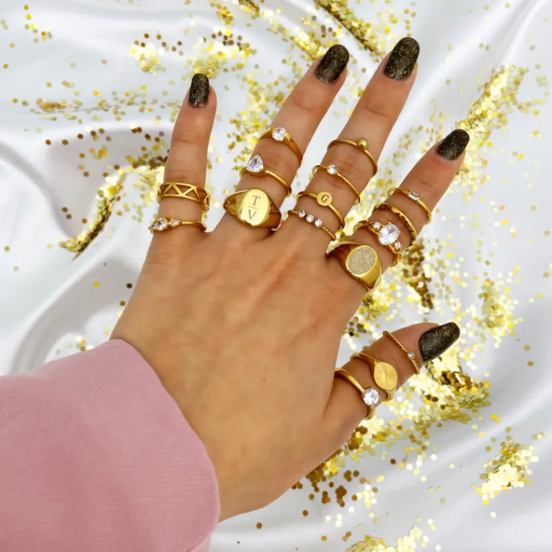 Finaste Graveerbare minimalistische ring met muntje goud kleurig Best