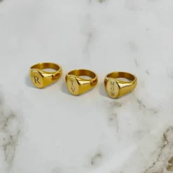 Finaste Grote zegelring 1 letter goud kleurig Clearance