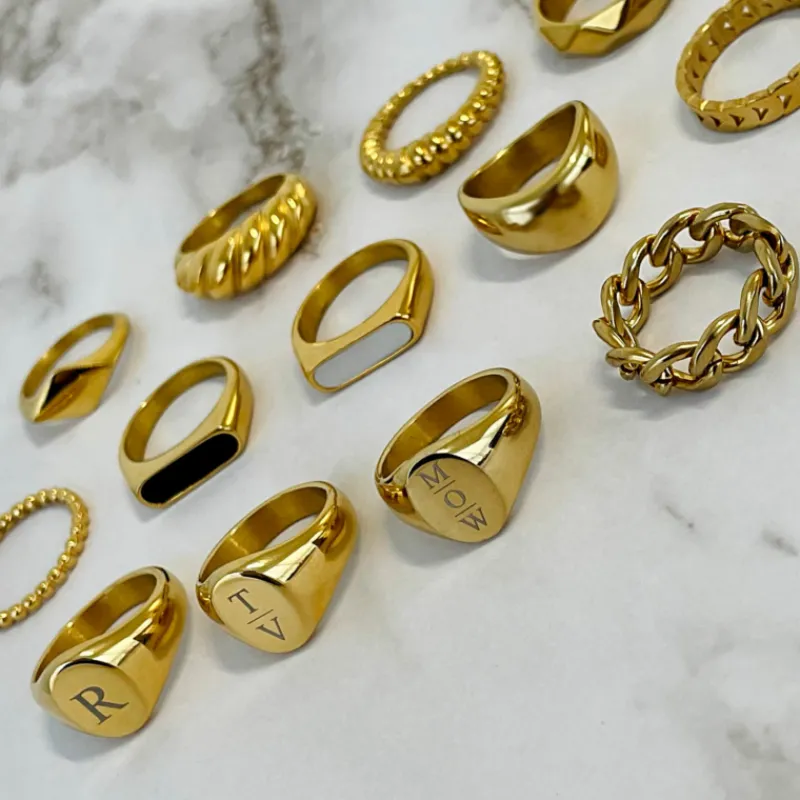Finaste Grote zegelring 2 letters goud kleurig Clearance