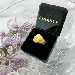 Finaste Grote zegelring 2 letters goud kleurig Clearance