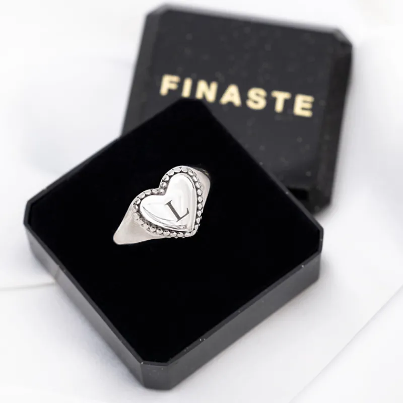 Finaste Heart zegelring met initials Hot