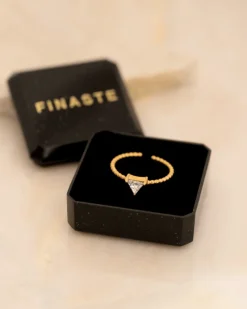 Finaste Influencer ring triangle goudkleurig Online